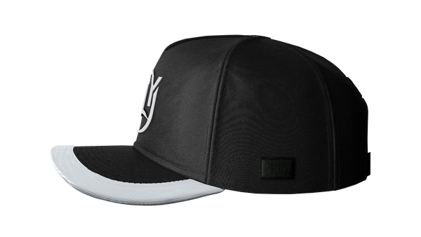 GORRA NEGRA COLECCIÓN DELUXE 2025