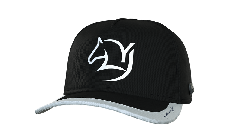 GORRA NEGRA COLECCIÓN DELUXE 2025